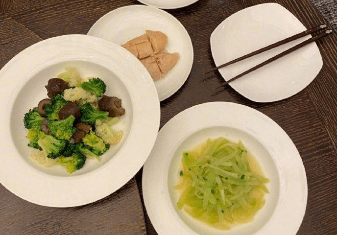 瘦身餐食谱两周20斤 b72f1b6039014c088315aec20df91ad8.png