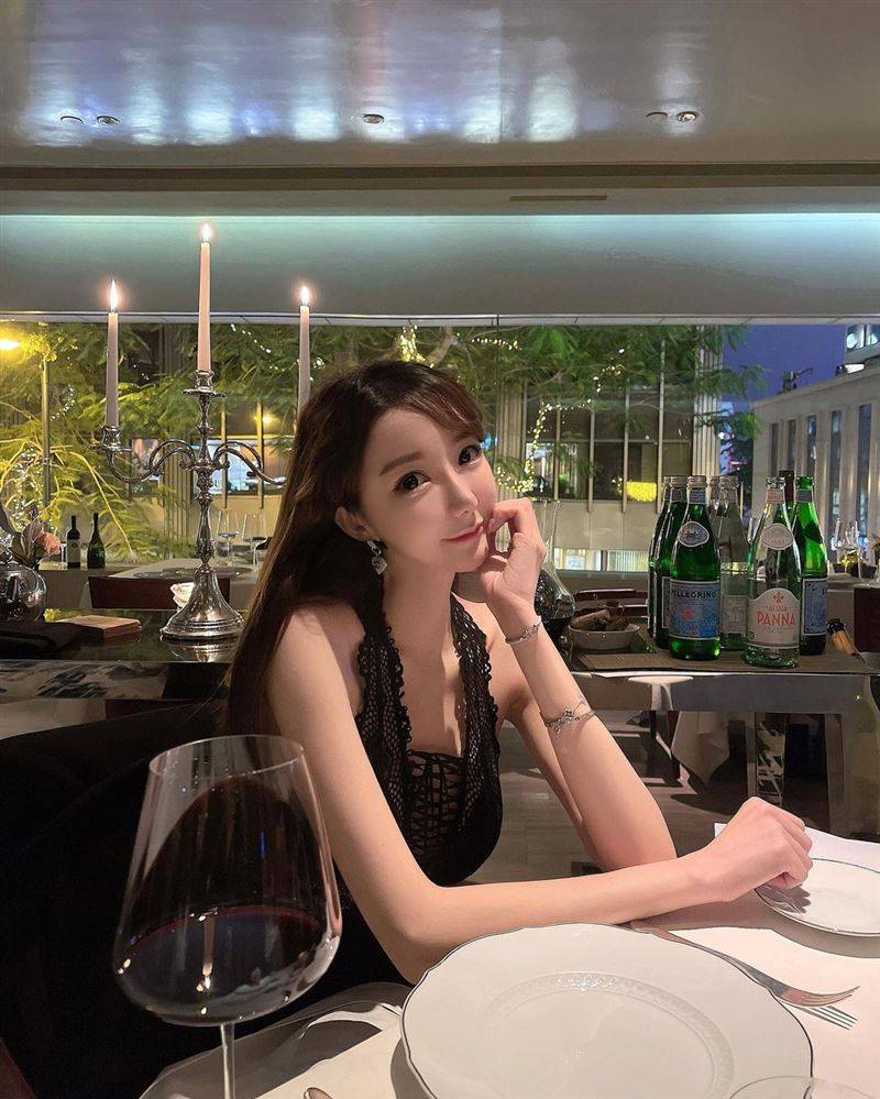 原创陈冠希旧爱疑欠80万男友怒爆照整容钱我给的