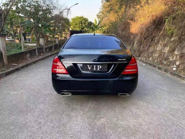 12款奔驰s500售价15万整车的线条豪华高端大气