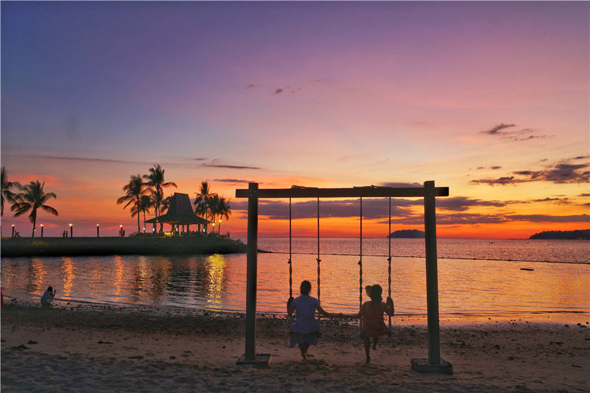 马来西亚旅游，中国游客对这个海滩的日落情有独钟，美如童话王国