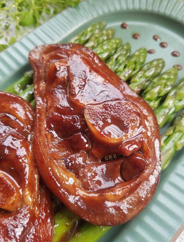 原创肉酥皮糯!猪肘这样做,营养加倍,大人爱吃,孩子更爱吃