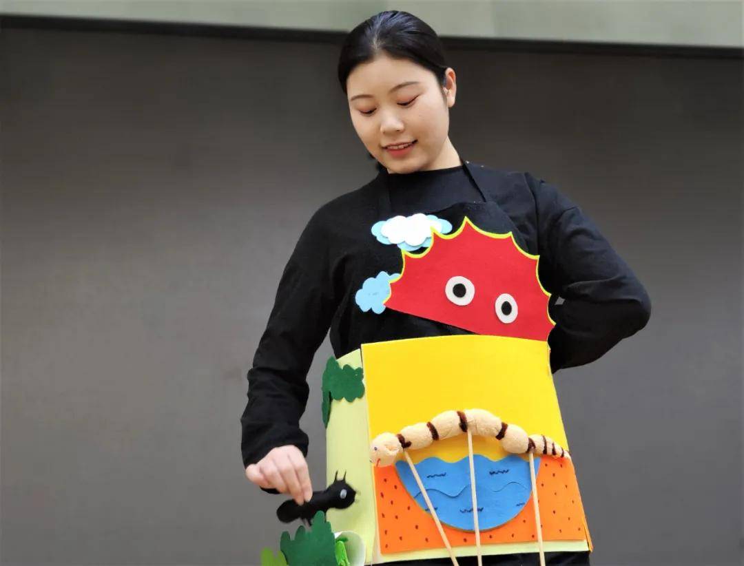 围裙剧表演《早餐,你喜欢吃什么》围裙剧表演《彩虹色的花》围裙剧