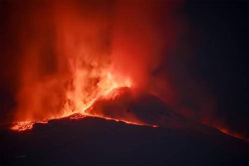 欧洲最高的活火山是哪个？埃特纳火山在哪？埃特纳火山有何特点？