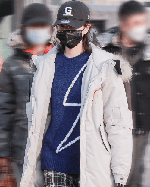 众星春晚私服比拼:王一博穿千元外套,金晨奢牌傍身,热巴接地气