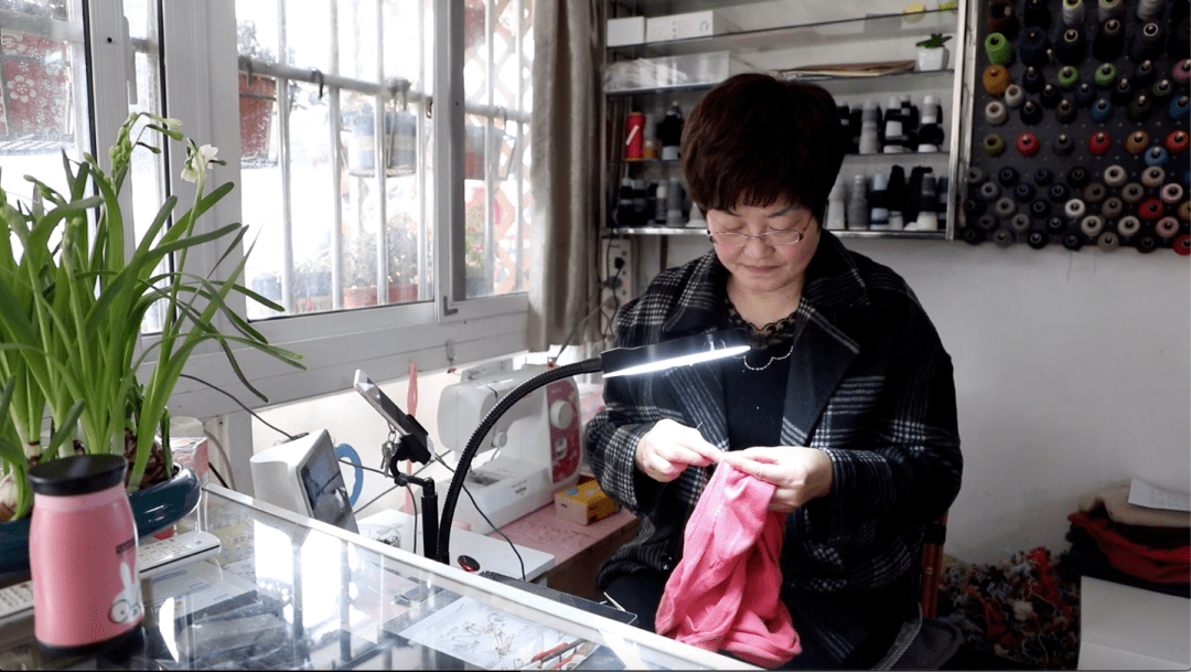 苏州阿姨淘宝开店,冬天帮人补衣,夏天和闺蜜自驾游_衣服