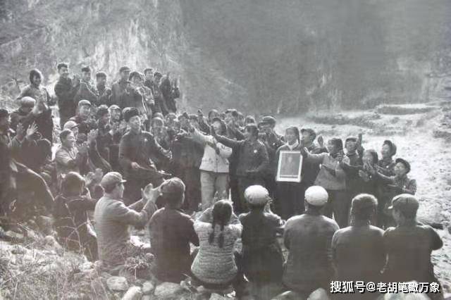 70年代人口中的年味_70年代儿时年味图片(3)