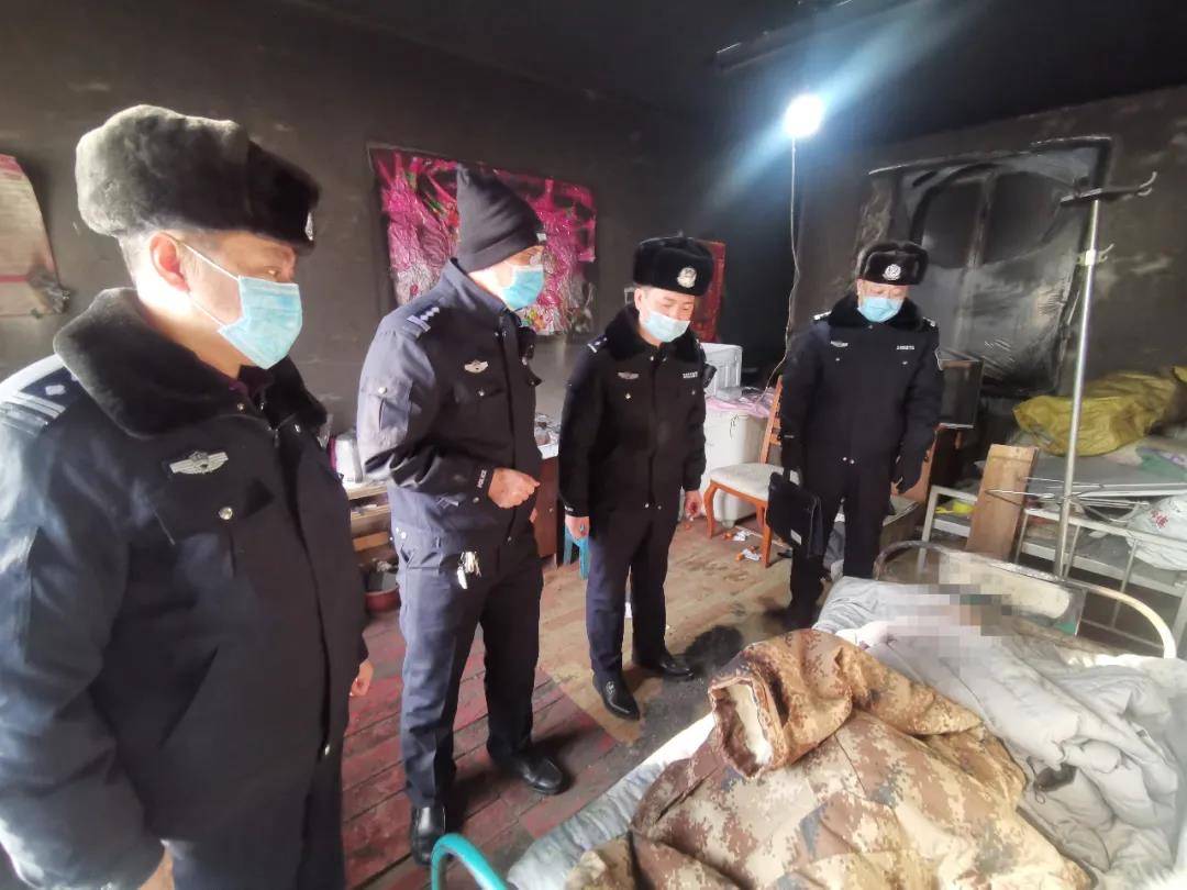 独居老人欲轻生,幸好民警冲进了门_大杨树镇