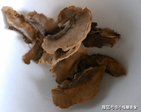 我们常吃核桃但总是扔掉这个东西没想到浪费了一味好药材