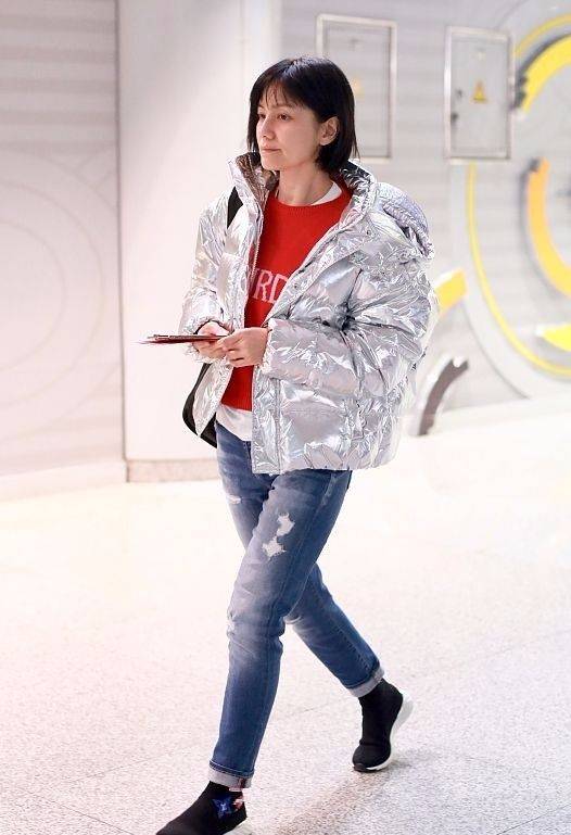 胡可是不会装,也比很多人真实,但素颜这么沧桑都像个老人了!