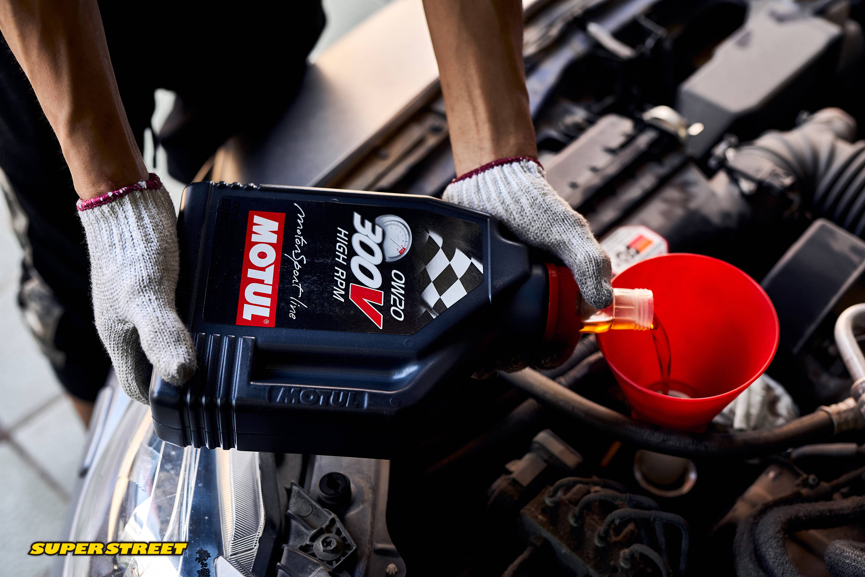 双酯技术换油下赛道斯巴鲁brz更换摩特300v竞技机油