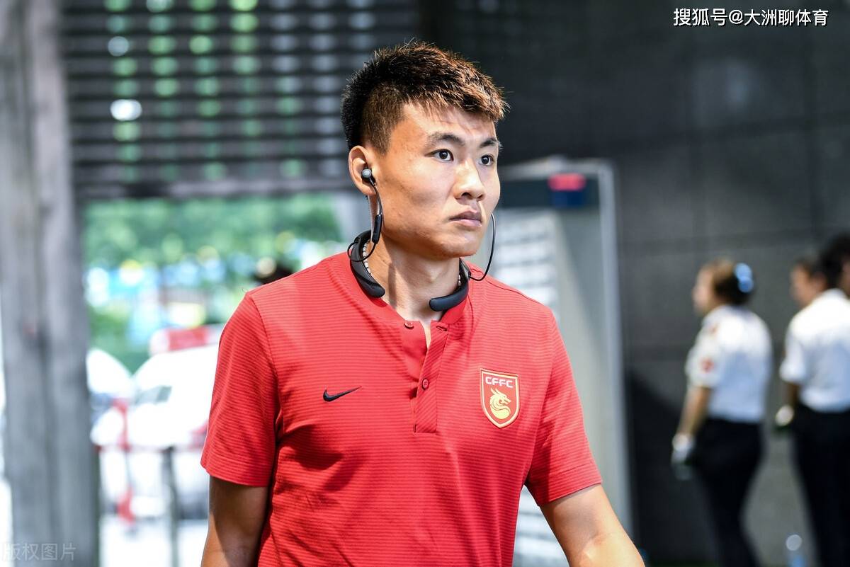原创期待!中超武汉卓尔传出消息:前国足球员正试训,李霄鹏保级无忧