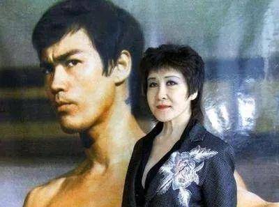 李小龙简介怎么死的 cb54041a0d3b4f099edc69c2bd8c837e.jpeg