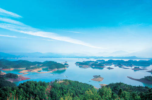 灵秀湖北，姹紫嫣红的生态岛，巍然屹立的南山观岛！