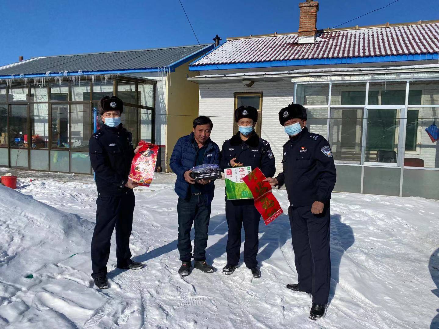 延边铁路公安处汪清车站派出所开展迎新春送温暖走访慰问活动
