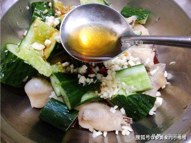 怎么做不辣的凉拌青瓜 056c5df9dd2c4e509a1689d0a4df42d9.jpeg