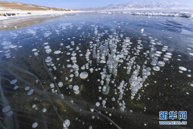 气泡还能被“冻”在湖里？解密神奇的冰泡湖