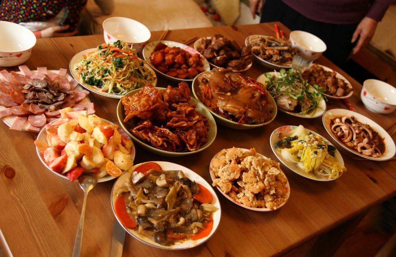 2018 年中国各地年夜饭大盘点，你家的年夜饭上榜了没？