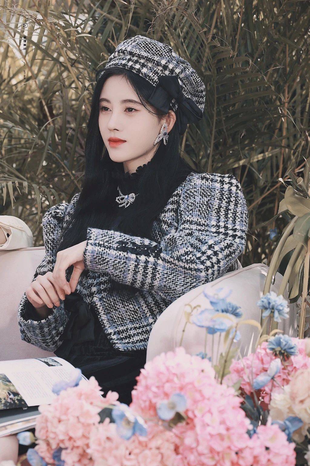 鞠婧祎壁纸三生有幸遇见你愿尽余生皆是你