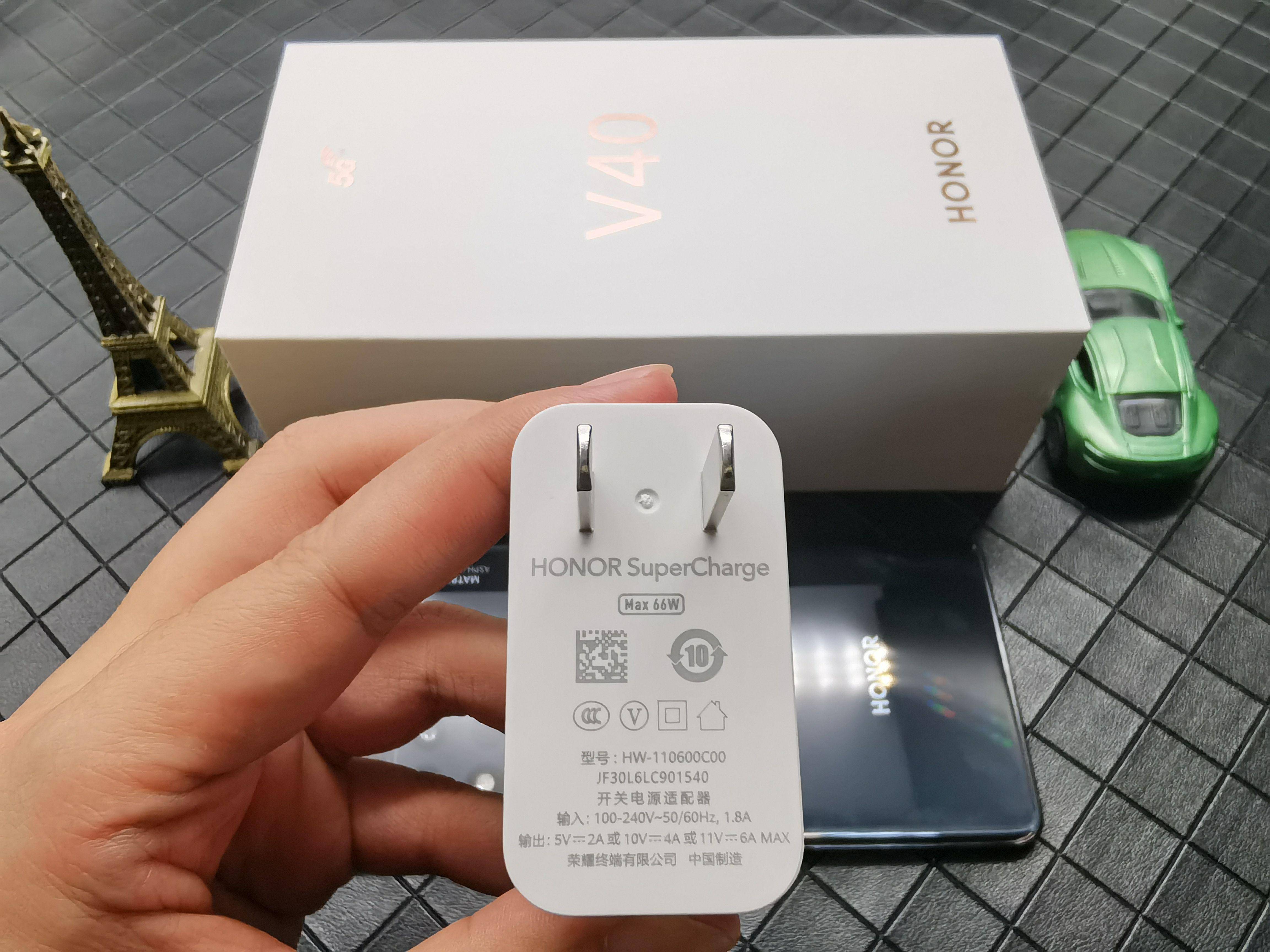 屏幕颜值出众性能稳中求进荣耀v40是否为一款诚意之作