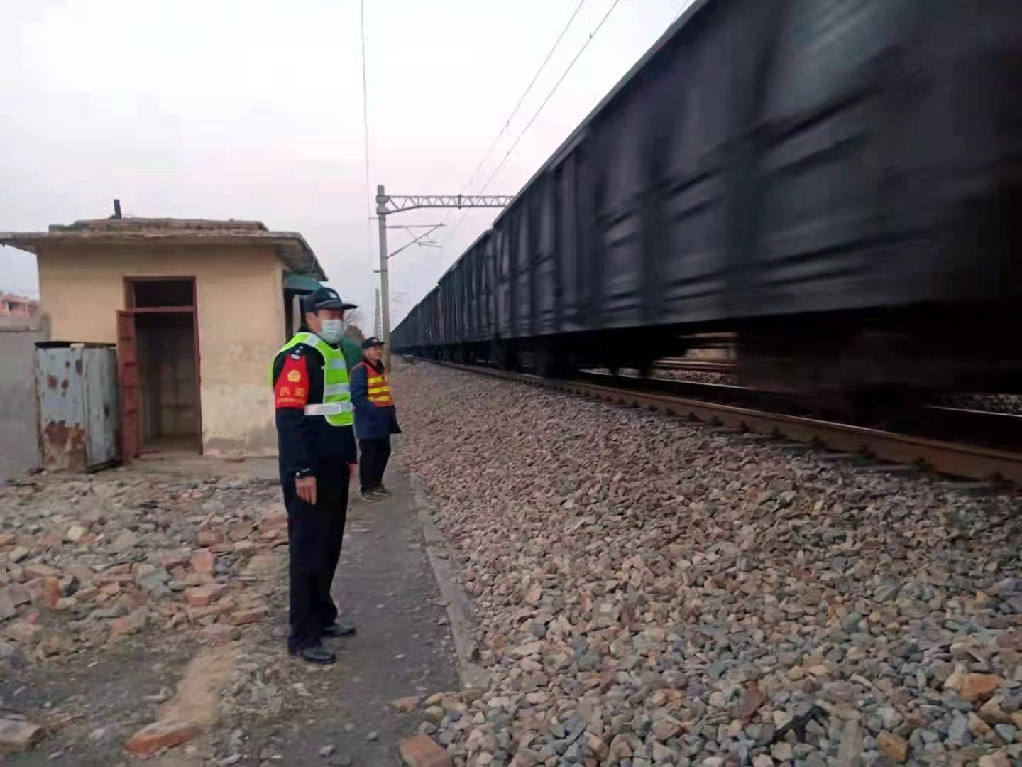 黄口站,是一个三等车站,是一个兼有客运,货运的