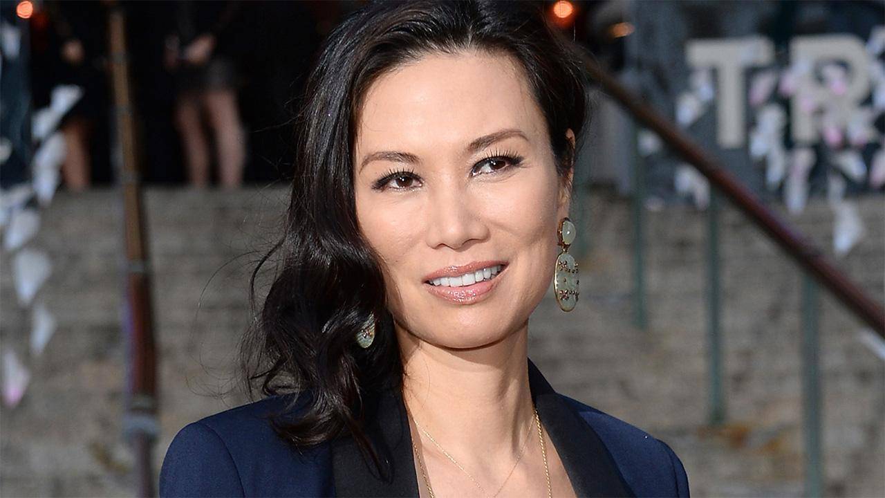 王石,刘强东和默多克教你的道理:成功男人爱的,是这三种女人_田朴珺