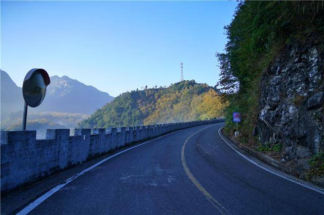 安徽大山深处的自驾天堂，海拔高难度大，风景美如水墨画