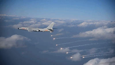 全球7款现役战略轰炸机投弹瞬间b2这个弹能打地下60米