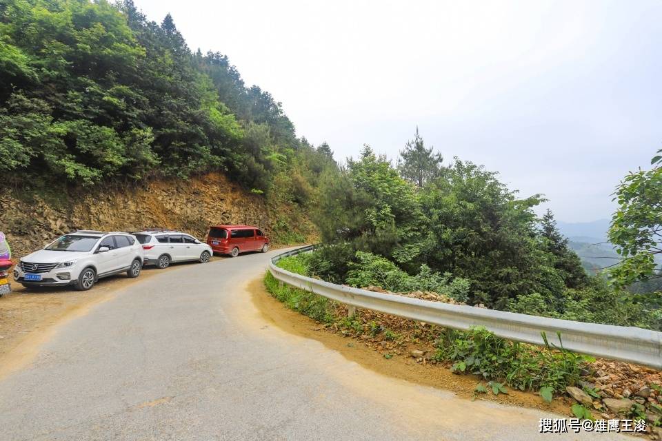 贵州苗族一年一度的节日，连续3场13天一场，人山人海、精彩纷呈