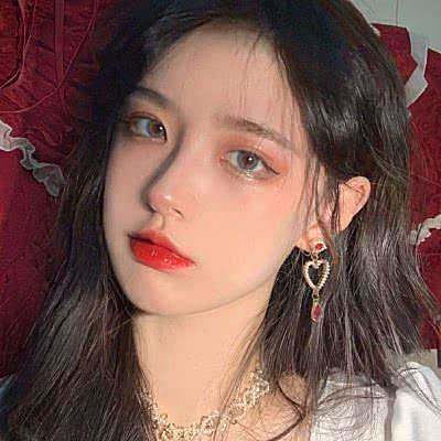 可以动的头像女 d66e7303f71f4c999f36b41dd8a9927a.jpeg
