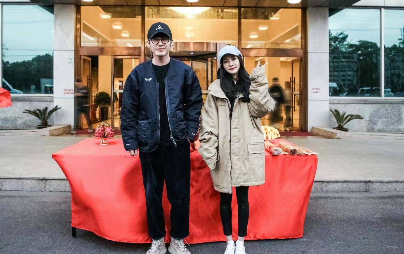 搭档雷佳音《刺杀小说家》热映，杨幂四剧待播，与张彬彬白宇合作