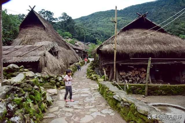 翁丁原始部落多少人口_翁丁原始部落(3)