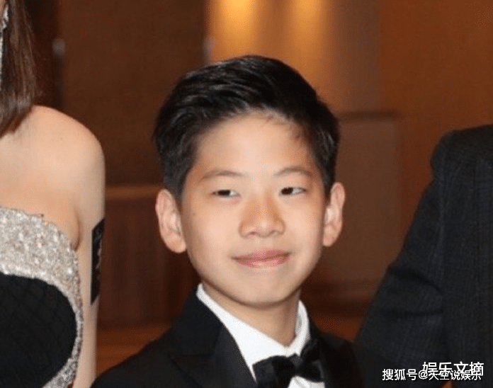 甄子丹儿子五官长开啦,不晒背影也不打码,长得像谁一望而知_汪诗诗