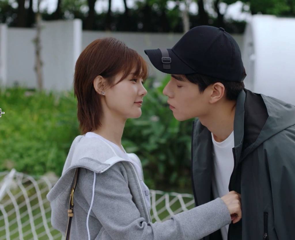 《我的时代》 吴白艾情终于在一起:甜蜜拥吻,互挡太阳,太上头!