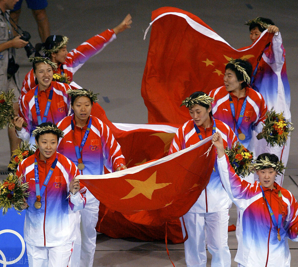 回忆杀!女排奥运冠军展示家中宝贝,俩mvp球星赫然在列