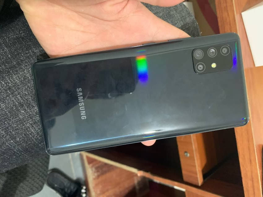 super amoled plus屏幕 f5a1b5d7132b4cdfb35cf58f89caed24.jpeg