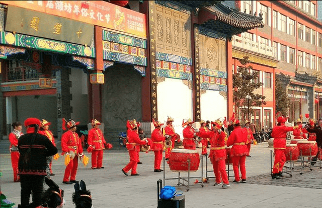 文化潍州欢喜过大年：潍县城往事——清卫会踩高跷