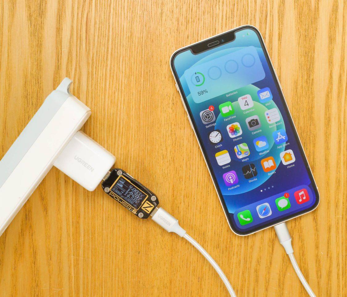 iPhone|充电器真的能够实现“体积小充电快”吗？绿联迷你20W充电头抢先开箱实测