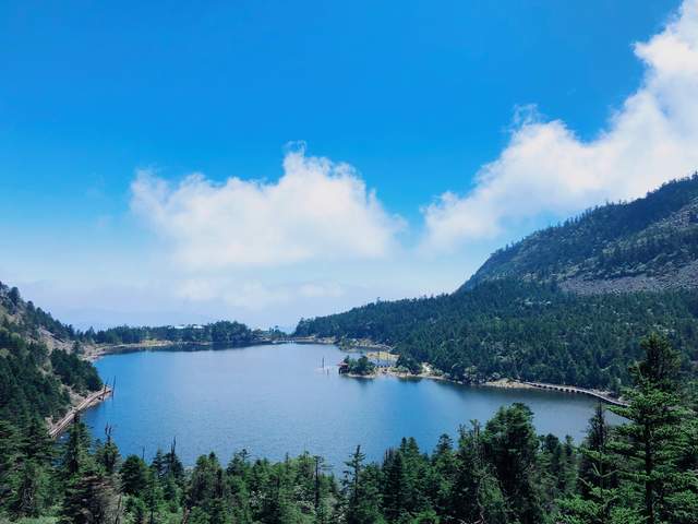 螺髻山，古老冰川的遗迹和温泉瀑布的相遇