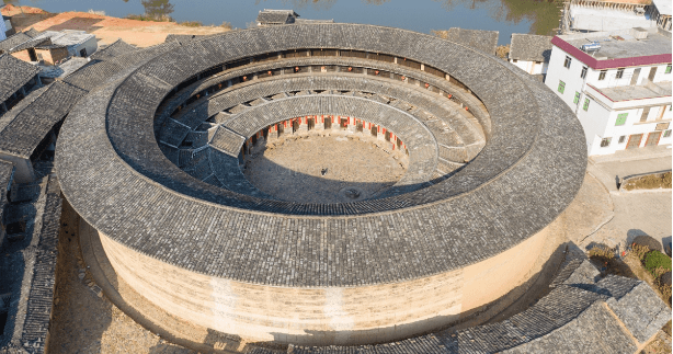 广东最美的客家土楼，建于400多年前，颜值堪比福建土楼