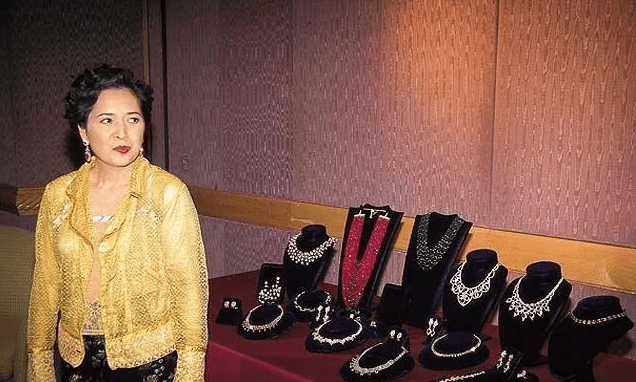 大家都知道,刘銮雄是爱马仕的忠实爱好者,可香奈儿才是宝咏琴的真爱