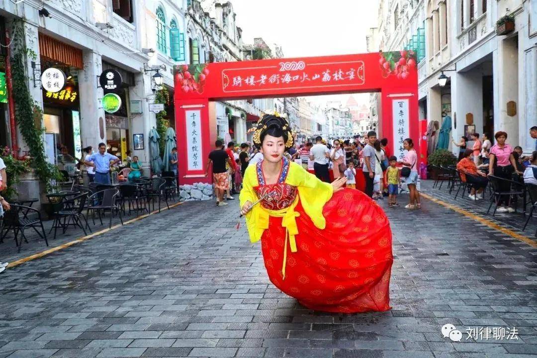 西安大唐不夜城不倒翁小姐姐的模仿者不少这么搞侵犯著作权吗