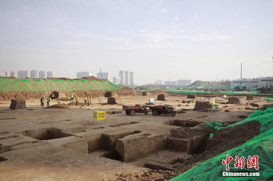 西安地铁8号线已发现古墓1356座