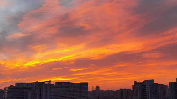 牛年最美的朝霞今晨出现在北京的天空