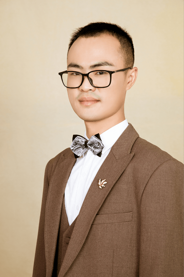 今年五一,何子龙准备用当初学书法的坚持劲儿,踏上梵行之路,徒步穿越