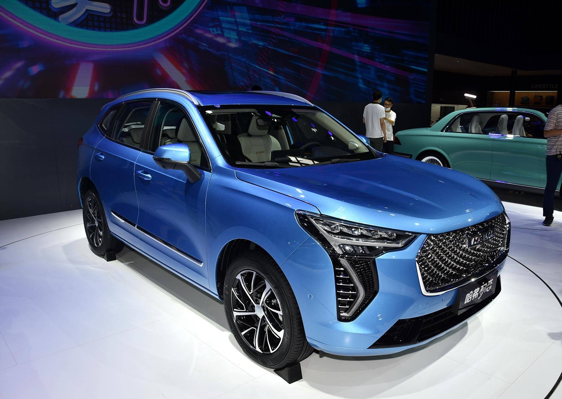 哈弗h2升级初恋个性外观15t造型比本田缤智帅气