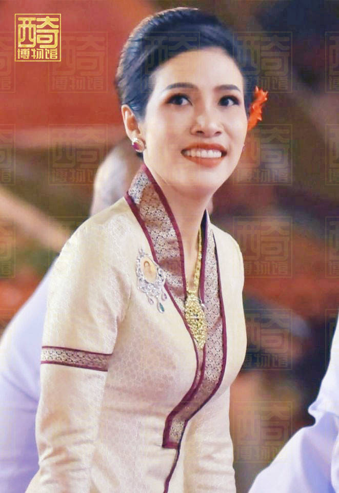 原创泰王在诗妮娜的便签上作画描绘两人的幸福生活可王后怎么办