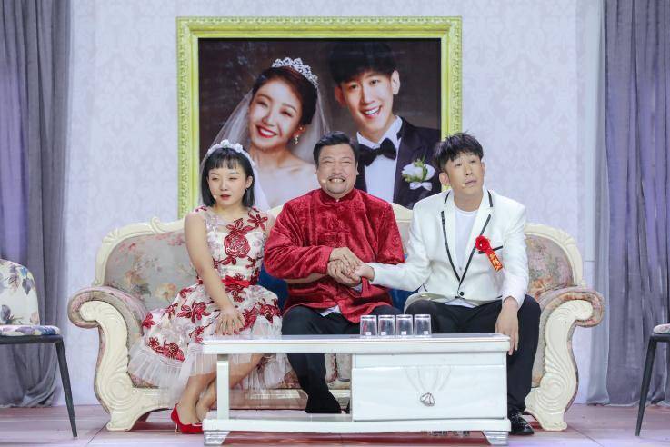 2021辽视春晚领跑卫视春晚 郭冬临潘长江李雪琴轮番上演爆笑节目_喜剧