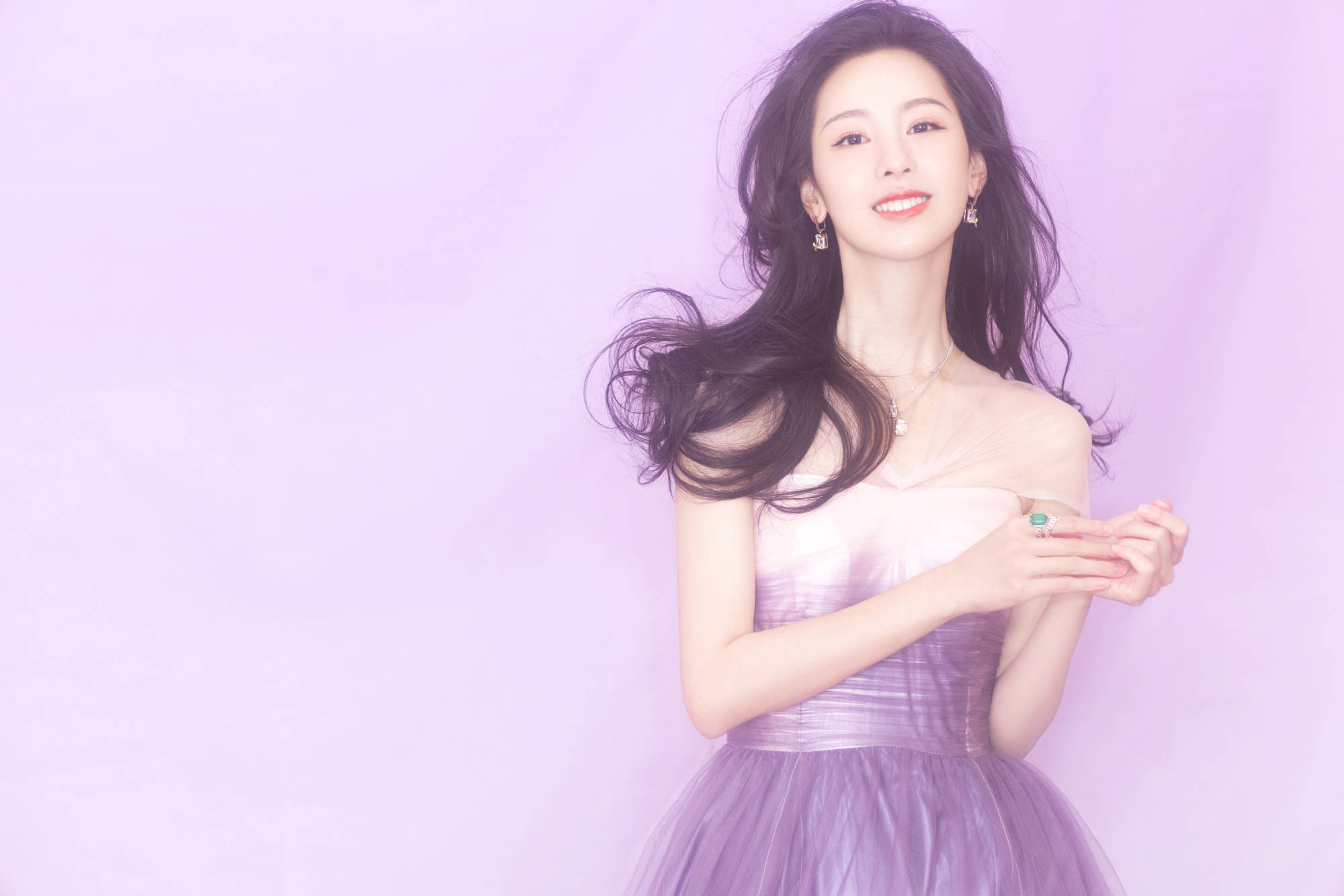 对于陈都灵的韩国银幕首秀,韩国观众可不仅仅只是买账的程度,路人转粉