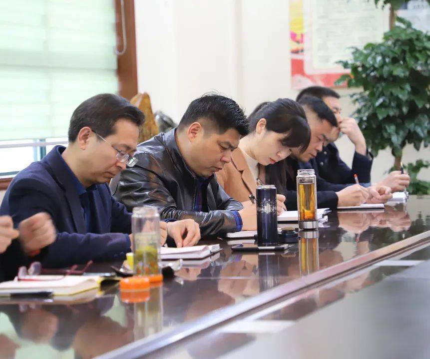陈雅丽履新南阳市二十一学校拥抱春天