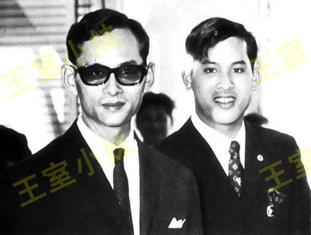 帅气的拉玛九世都拯救不了,全家"香肠嘴"_普密蓬·阿杜德